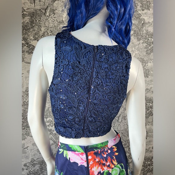 Vintage Two-Piece Floral Dress - Picture 8 of 11